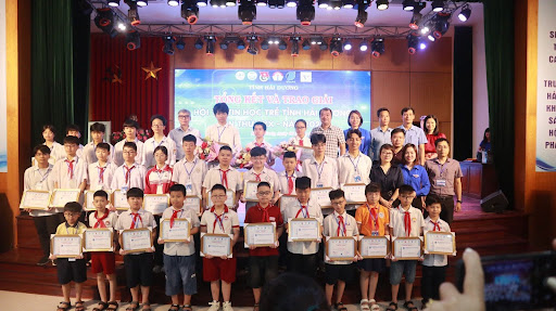 Chuyên Nguyễn Trãi đạt giải cao nhất khối THPT trong Hội thi Tin học trẻ tỉnh Hải Dương lần thứ XXX